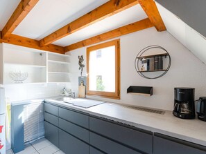 Fridge, stovetop, toaster