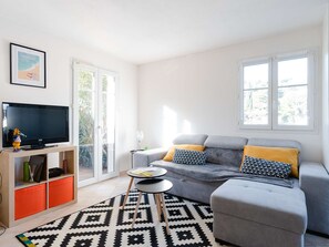 TV - Ground-Floor T2, Shared Pool, WIFI, Garage, Narbonne-Plage (Narbonne)