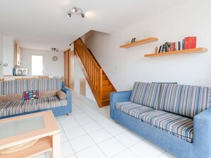 TV - 3-room pavilion with pool and parking near beaches (Fleury-Saint-Pierre-la-Mer)