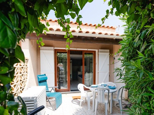 Studio Mezzanine Pavilion with Air Conditioning Near Beach and Parking