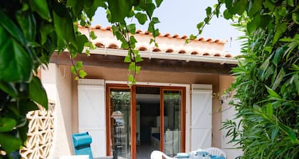 Studio Mezzanine Pavilion with Air Conditioning Near Beach and Parking