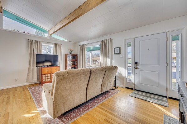 4 Mi To Riverwalk & Csu Pueblo! Home W/ Sunroom - Pueblo Zoo, Pueblo