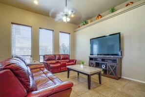 Interior - Pet-friendly Getaway w/ Mtn Views in Las Cruces! (Las Cruces)