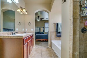 Interior - Pet-friendly Getaway w/ Mtn Views in Las Cruces! (Las Cruces)