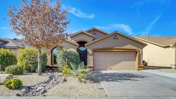 House (3 Bedrooms) | Front of property