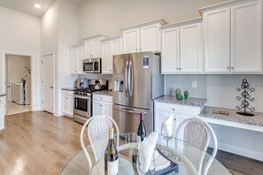 Nhà (3 Bedrooms) | Nội thất