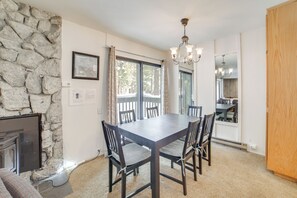 Apartment (2 Bedrooms) | Interior - 1 Mi to Village & Eagle Lodge! Extended Stay Unit (Mammoth Lakes)
