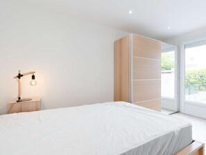 2 bedrooms - Stylish Renovated 2-BR Apartment with AC, Terrace, Near Beach (Fleury-Saint-Pierre-la-Mer)