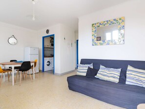 TV - Family apartment 30m from the beach, sea view (Narbonne-Narbonne Plage-Narbonne Plage)