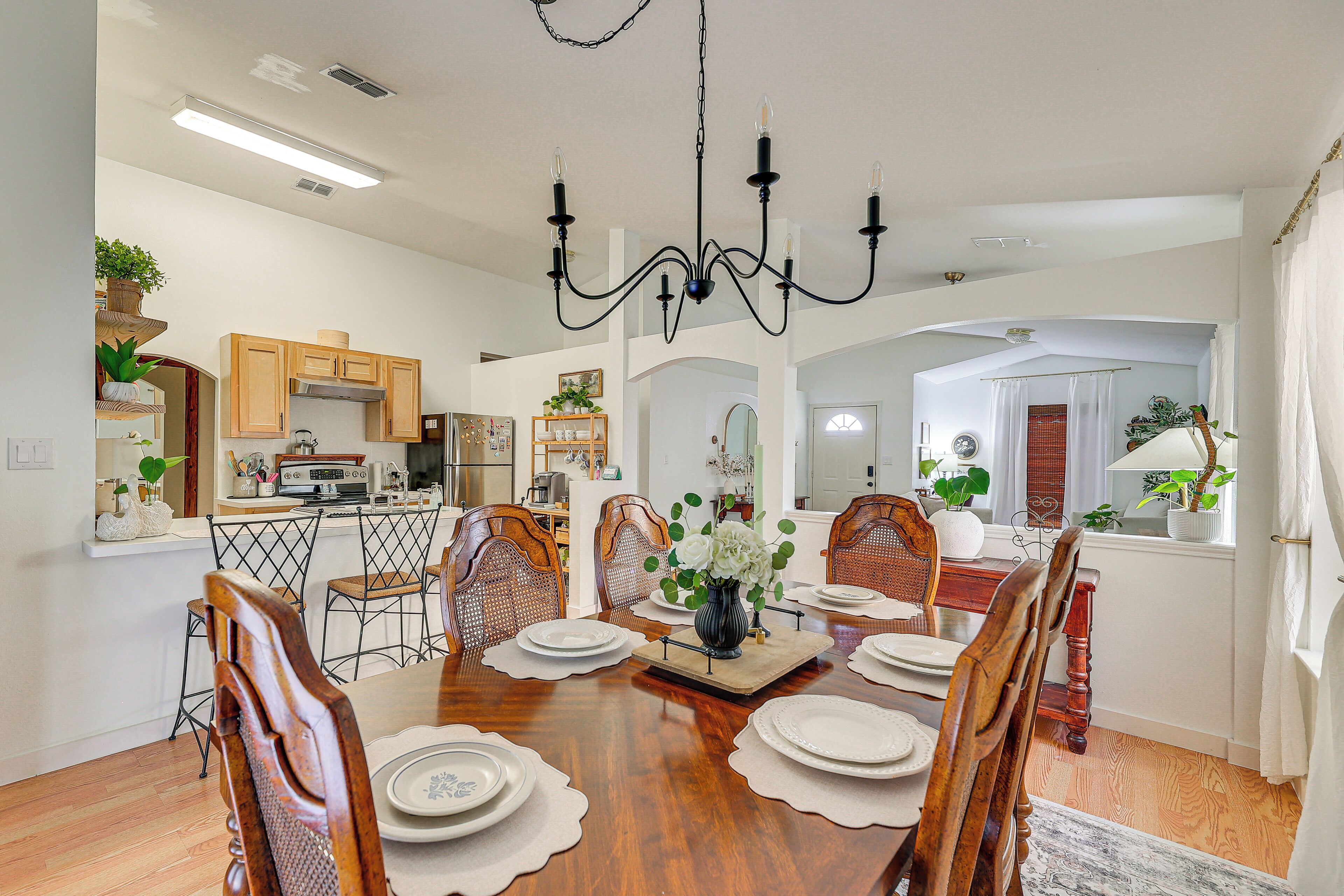 House (3 Bedrooms) | Interior