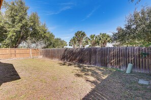 Interior - Cozy House by Zinnia Park! Family Home in Mcallen (McAllen)
