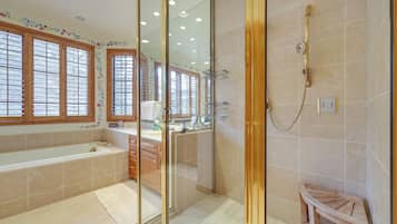 Rumah (Multiple Bedrooms) | Interior