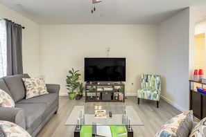 House (2 Bedrooms) | Bahagian dalam