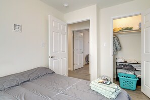 House (2 Bedrooms) | Interior - Walk to Local Eats & Docks! Crisfield Getaway (Crisfield)