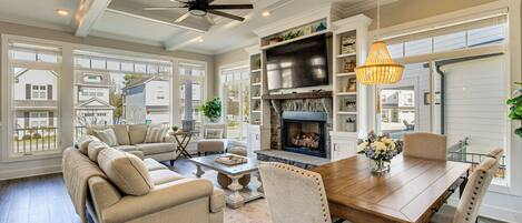 House (3 Bedrooms) | Interior