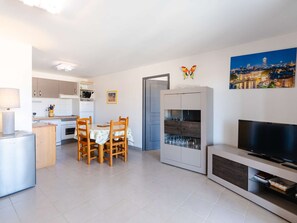Interior - 3-Room Apartment with Elevator and Parking in Narbonne (Narbonne)