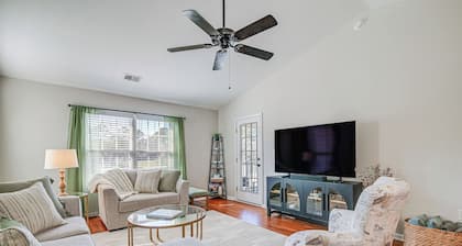 Pool & Hot Tub Access: True Blue Golf Resort Condo