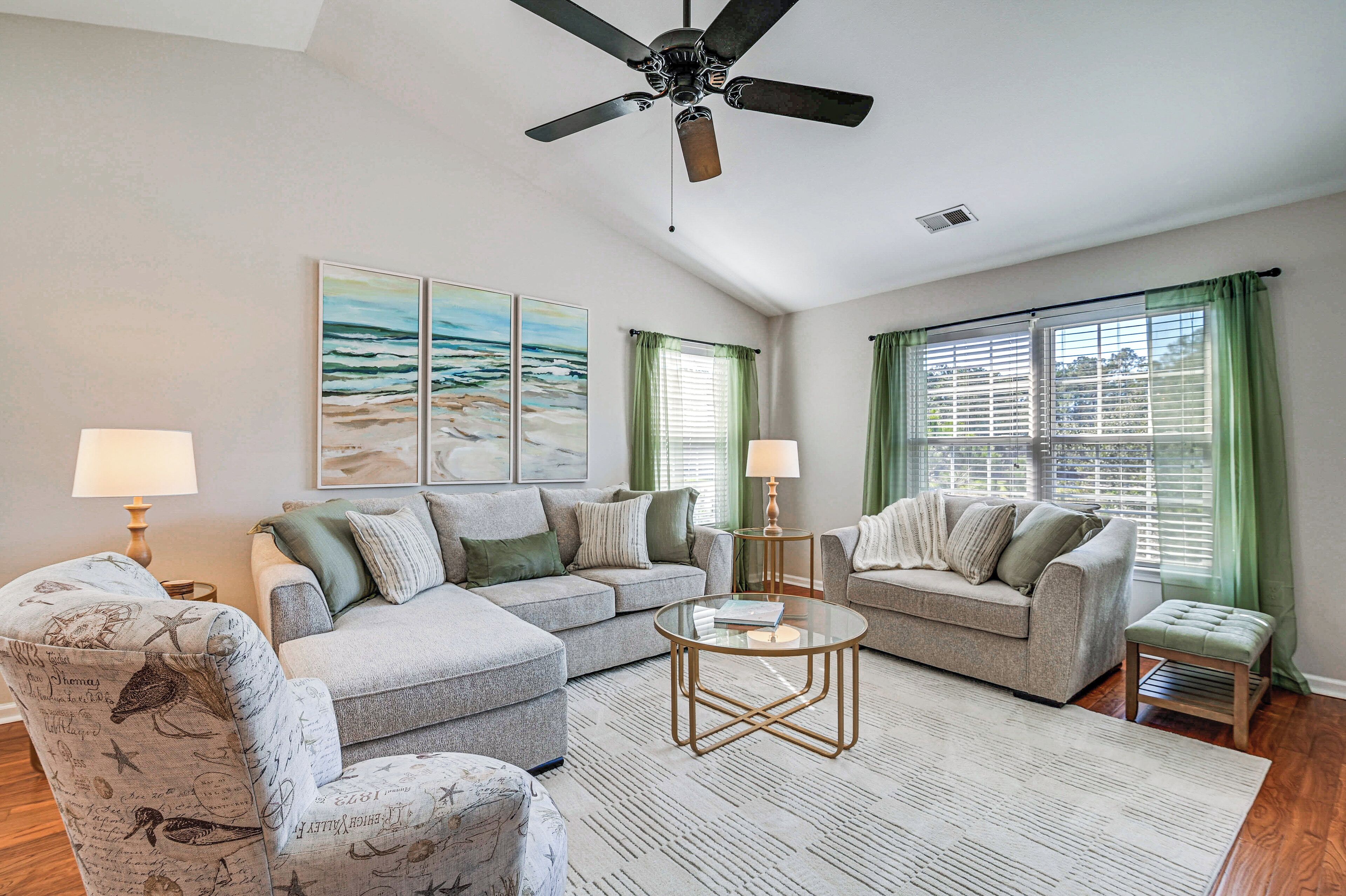 Apartment (3 Bedrooms) | Front of property
