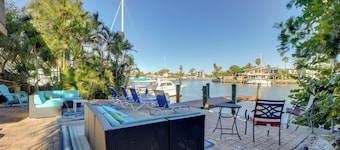 Anglers Paradise: Condo w/ Dock in Madeira Beach!