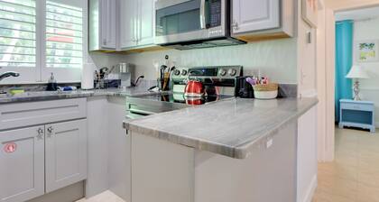 Anglers Paradise: Condo w/ Dock in Madeira Beach!