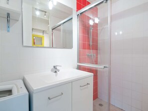 Bathroom - Studio Pavilion with Pool and Parking in Gruissan (Gruissan)