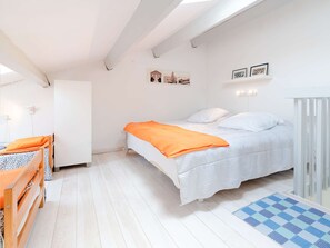Room - Studio Pavilion with Pool and Parking in Gruissan (Gruissan)