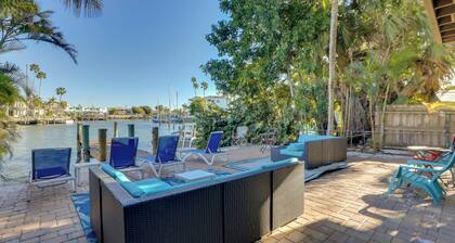 Walk to Everything! Johns Pass Gem w/ Dock Access