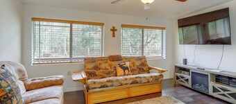 1 Mi to Fanning Springs! Home on Private Acreage