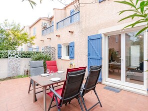 Outdoor dining - 3-room villa in Narbonne-Plage, pets allowed (Narbonne-Narbonne Plage-Narbonne Plage)
