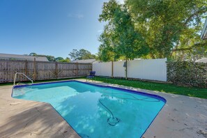 Interior - 6 Mi to Honeymoon Island: Studio w/ Pool Access (Palm Harbor)