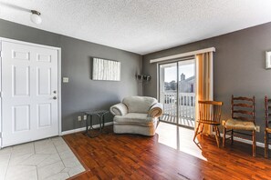 Interior - 3 Mi to Houston Medical Center: Extended Stay (Houston)