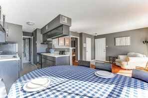 Interior - 3 Mi to Houston Medical Center: Extended Stay (Houston)