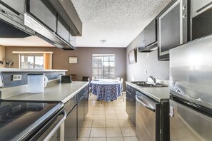 Interior - 3 Mi to Houston Medical Center: Extended Stay (Houston)
