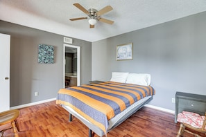 Interior - 3 Mi to Houston Medical Center: Extended Stay (Houston)