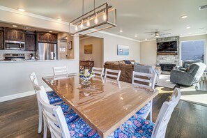 Interior - Lakefront Family Home w/ Dock & Views in Vinita! (Vinita)