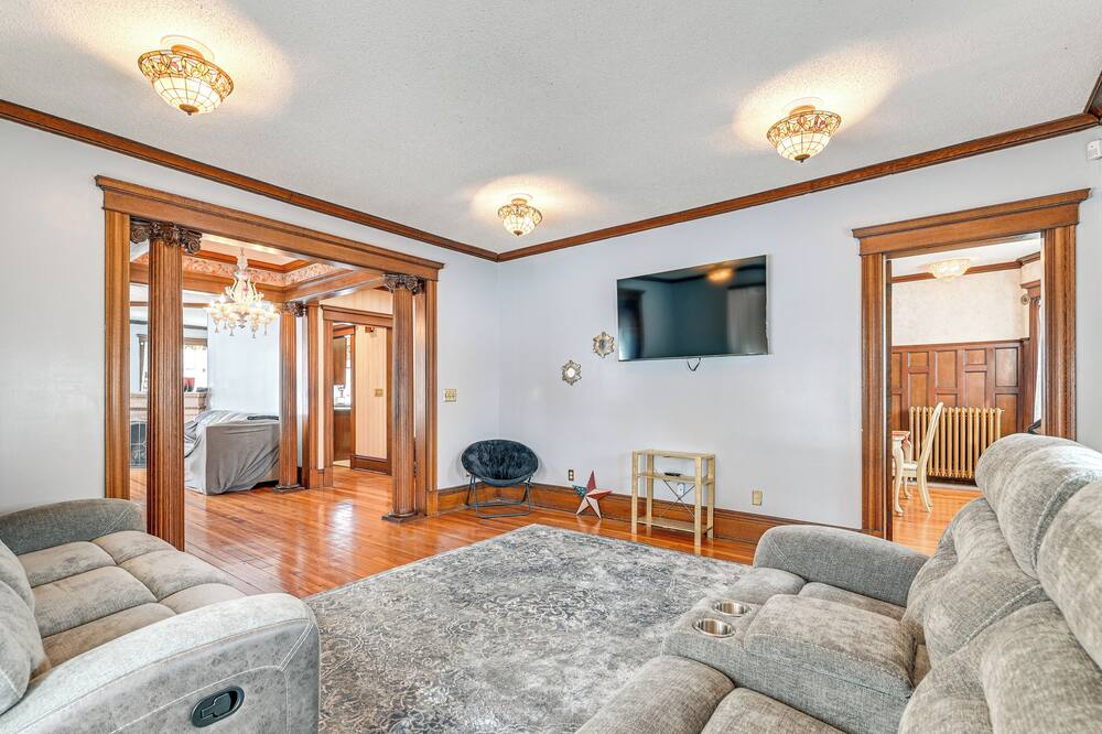 2 Mi to Dtwn Schenectady! Spacious Retreat - Rexford, NY