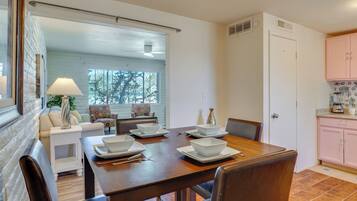 House (2 Bedrooms) | Interior