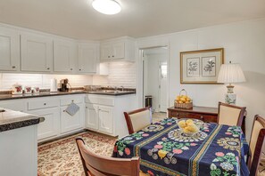 Interior - Nurses Welcome! 3 Mi to Augusta National Golf Club (Augusta)