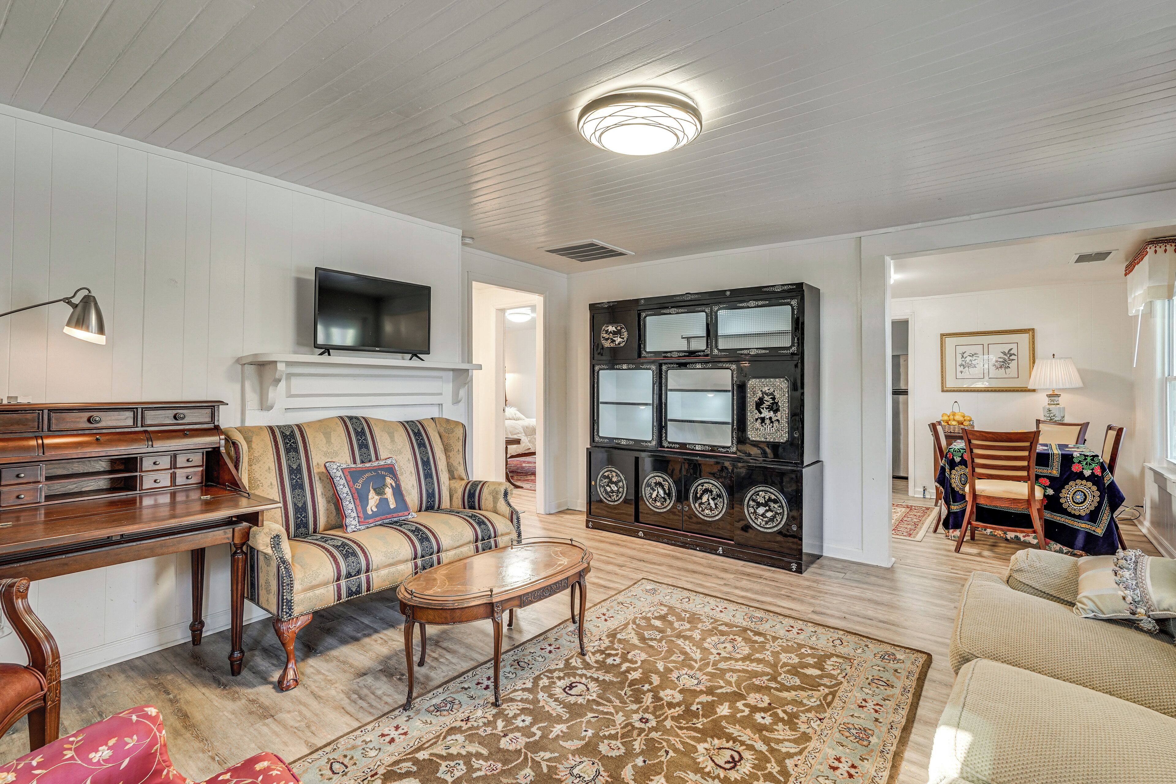 House (2 Bedrooms) | Interior