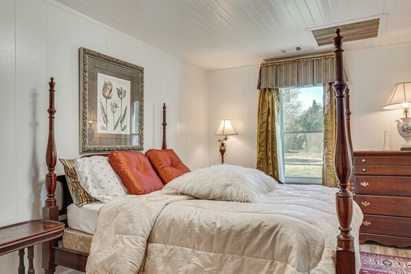 Interior - Nurses Welcome! 3 Mi to Augusta National Golf Club (Augusta)