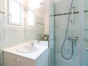 Bathroom - Spacious villa with parking, garden, pets allowed (Narbonne-Narbonne Plage-Narbonne Plage)