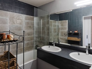 Hair dryer - Bright duplex in Gruissan with parking, close to beach and port (Gruissan)