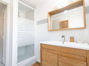 Hair dryer - Charming 3-Room Pavilion Near Beach with Private Parking (Narbonne-Narbonne Plage-Narbonne Plage)