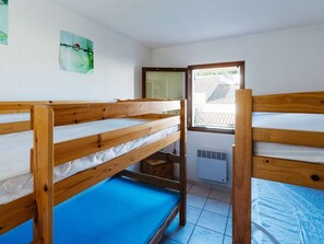 2 bedrooms