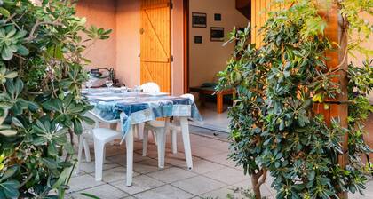 Cozy 3-Room Pavilion for 6 with Pool, Near Beach, Pet-Friendly, Parking Included