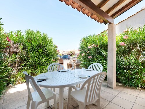 Cozy Studio Loft with AC, Near Beach & Lagoon, Terrace, BBQ, Parking, Sleeps 4