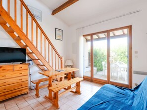 Interior - Cozy Studio Loft with AC, Near Beach & Lagoon, Terrace, BBQ, Parking, Sleeps 4 (Gruissan)