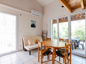 Dining - Air-Conditioned T2 Loft Pavilion with Large Terrace (Gruissan)