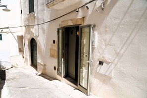 Basic House | Exterior detail - La Chianca Rosa - Arcuève (Ostuni)