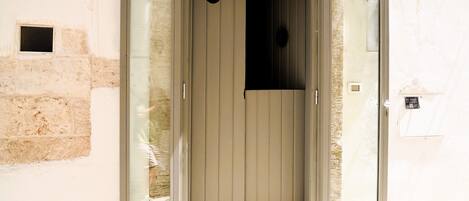 Eenvoudig huis | Details aan de buitenkant